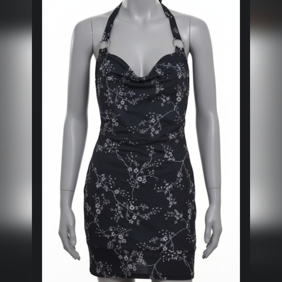 Chic Black Floral Backless Dress - Picture 1 of 10